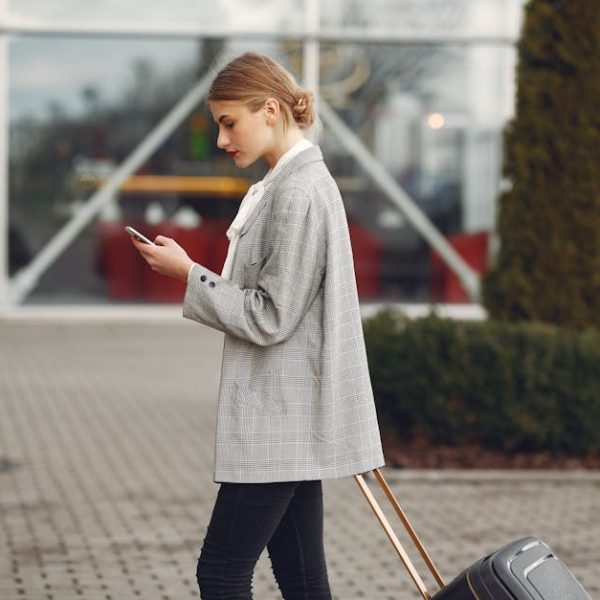 Hotel and airport booking plan before departure